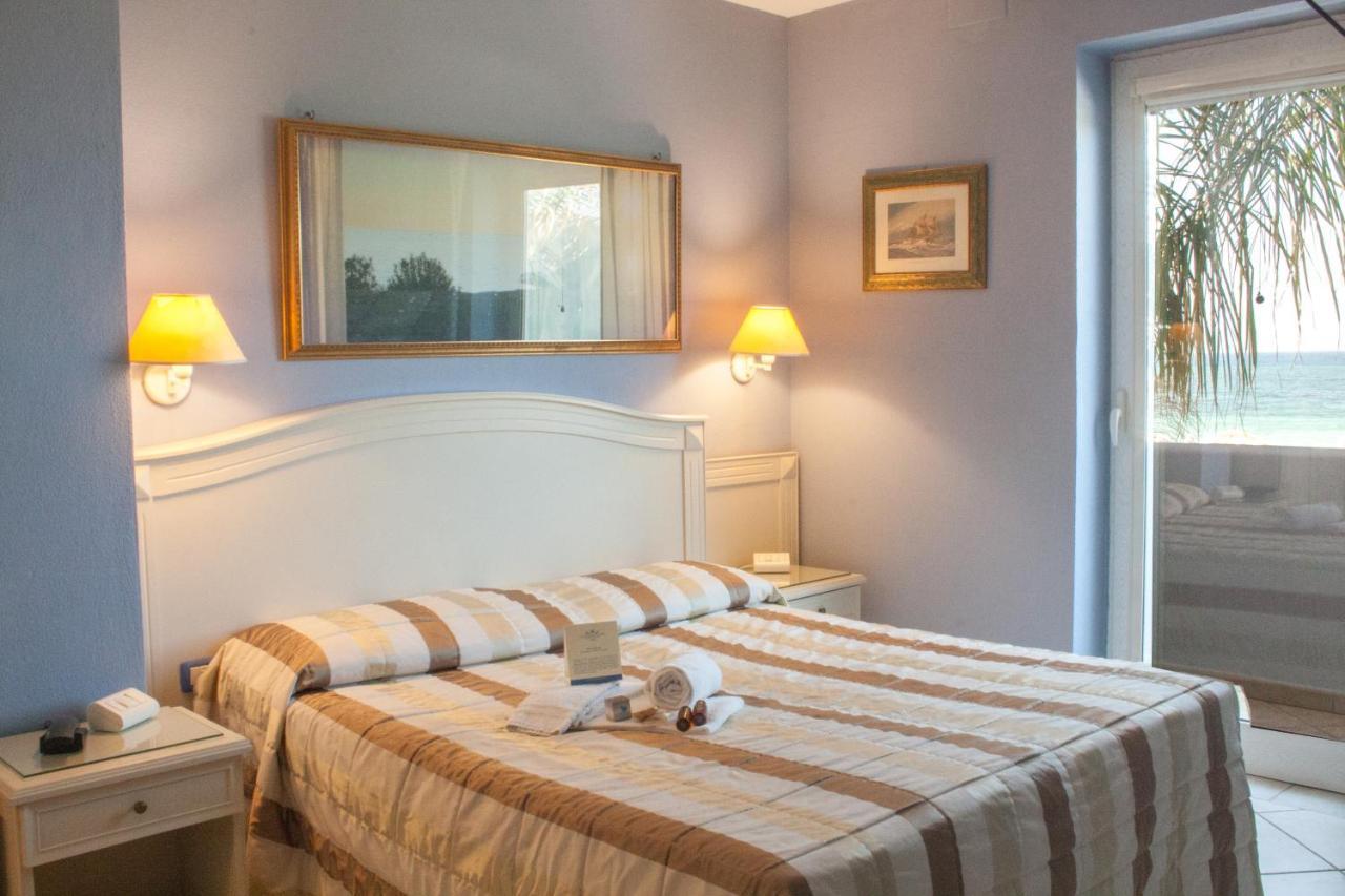 Conchiglia Azzurra Resort & Beach Порто-Чезарео Экстерьер фото