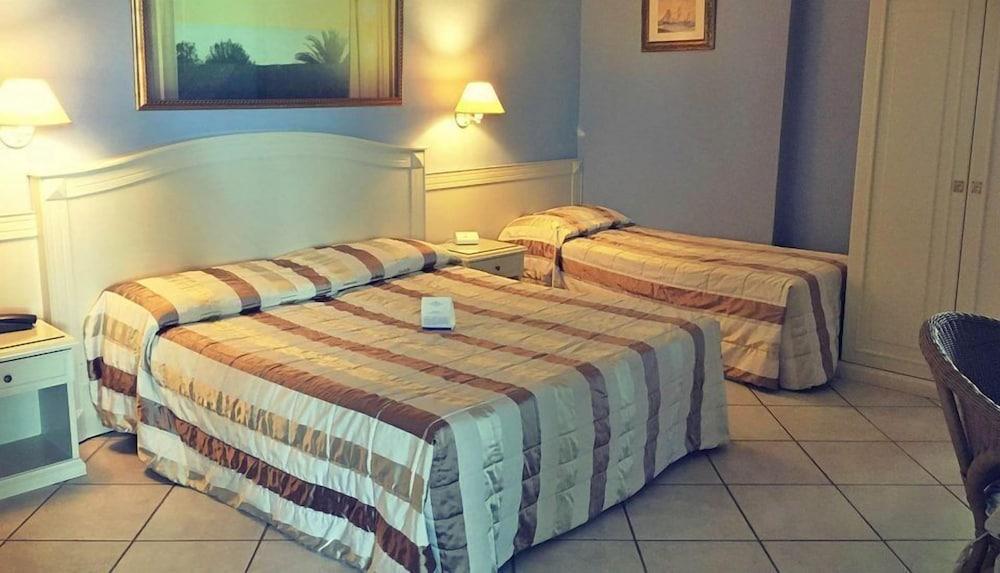 Conchiglia Azzurra Resort & Beach Порто-Чезарео Экстерьер фото